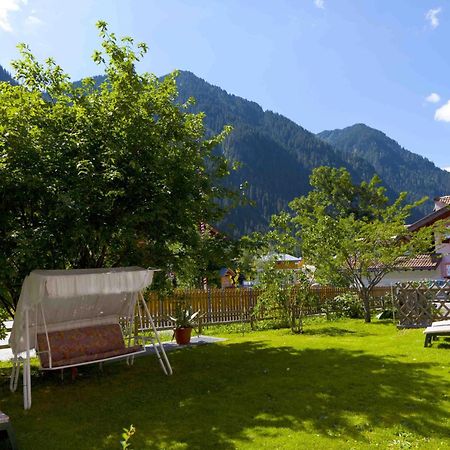 Garni Tyrolia Hotell Campitello di Fassa Exteriör bild